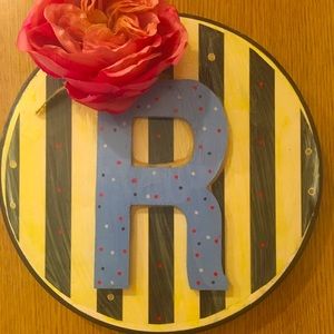 🛍 SALE! 🛍Custom painted 🌷❤️🌻3D “R” wall decor